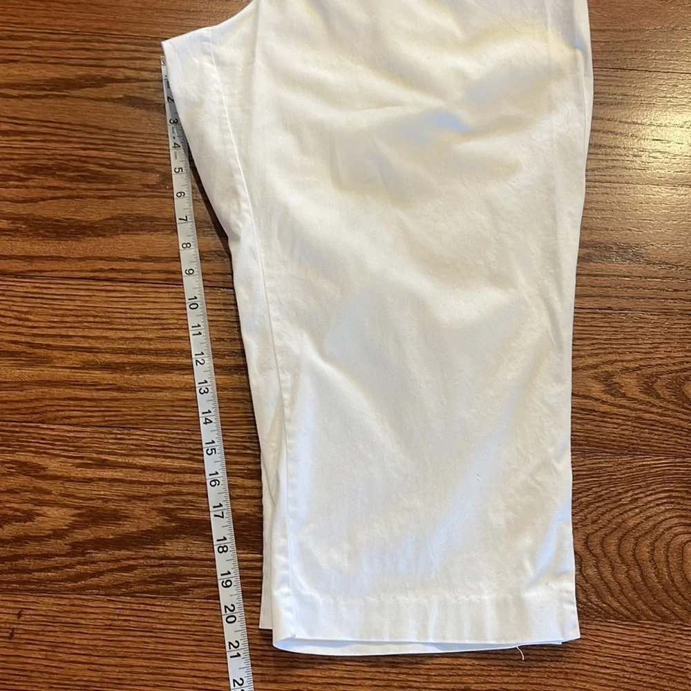 Maggie Barnes for CATHERINES  White TUMMY CONTROL white stretch cotton Capri 24W